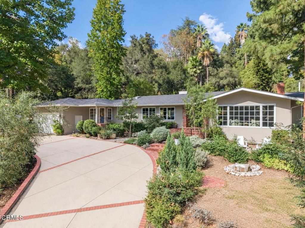 250 N San Rafael Avenue 2