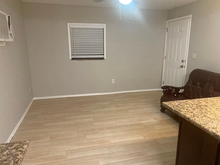715 W Jefferson Ave — Photo 10