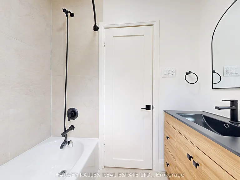 1216 Avenue Rd #1 — Photo 24