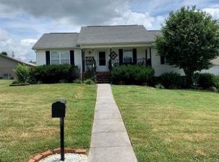 1261 Liberty Hall Dr, Morristown, TN 37813