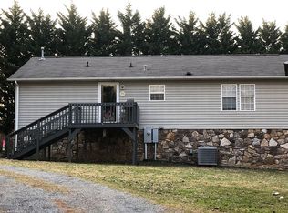 330 Ridge Rd, Pembroke, VA 24136