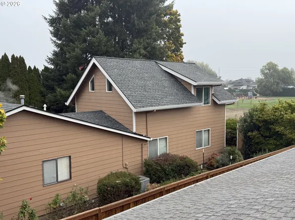 4154 5th St, Hubbard, OR 97032