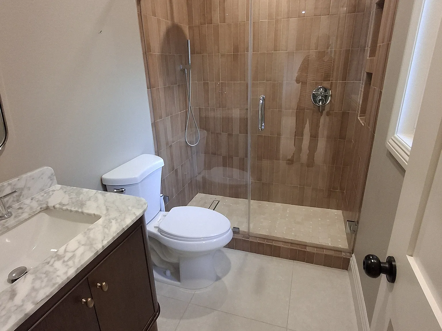 3 bed, 1255 sqft, $3,295 — Photo 4