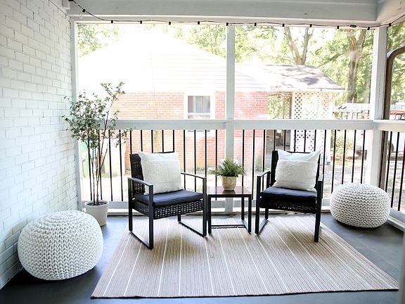 screened in front porch