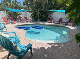 4 Alhambra St, Saint Pete Beach, FL 33706