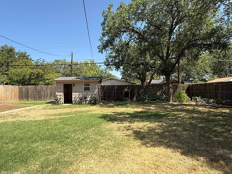 4308 40th St — Photo 24