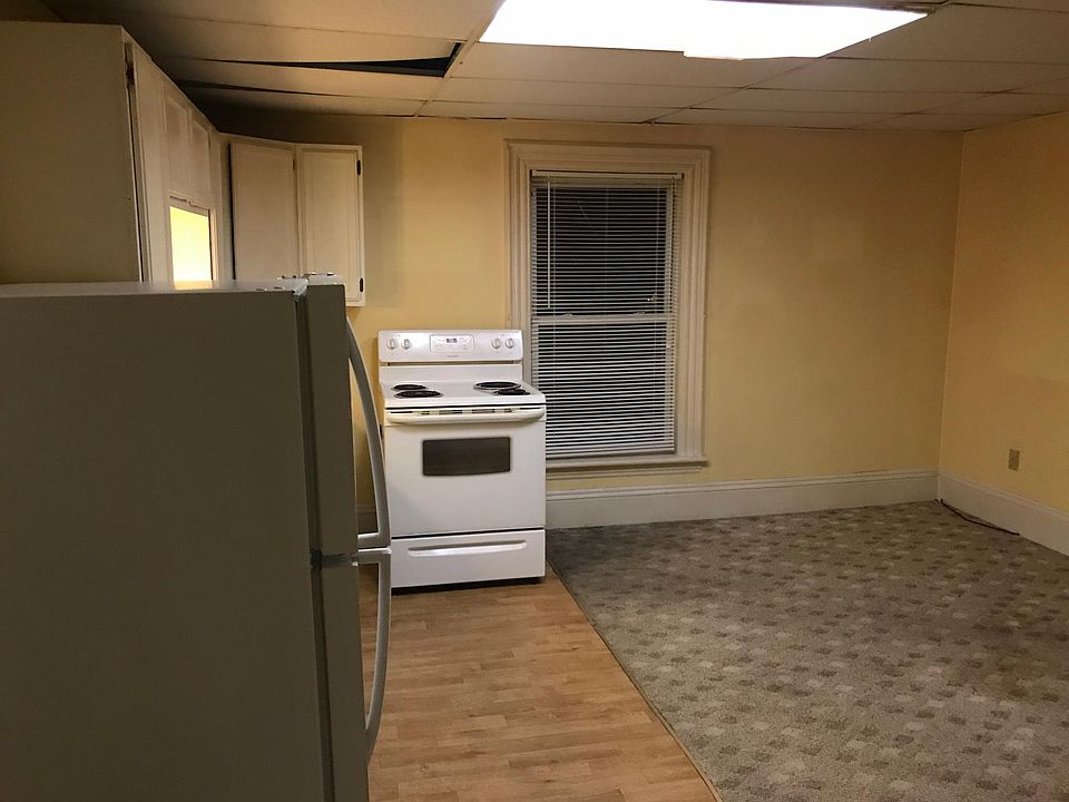 26 Elm St 2A, Gardiner, ME 04345 Zillow