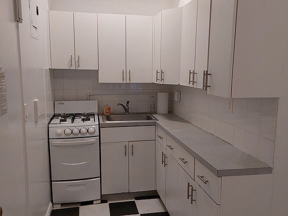 4th image of 156 W 95th St APT 2A