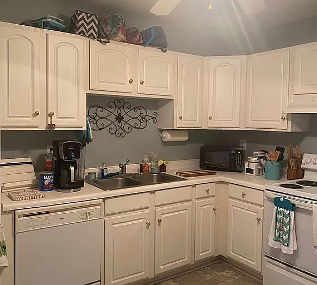 100 Woodstone Dr #7 — Photo 6