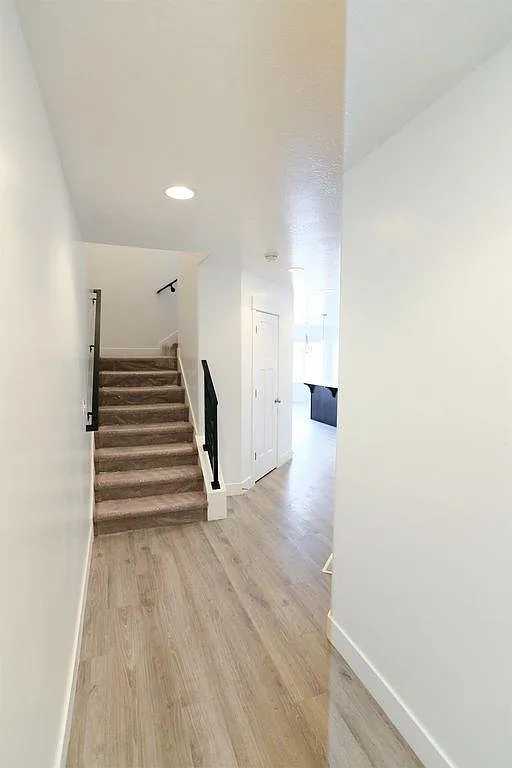 675 N Fall Creek Dr — Photo 2