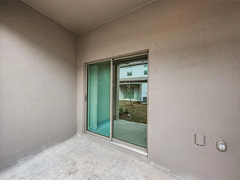 8327 Crescent Oaks Dr — Photo 41