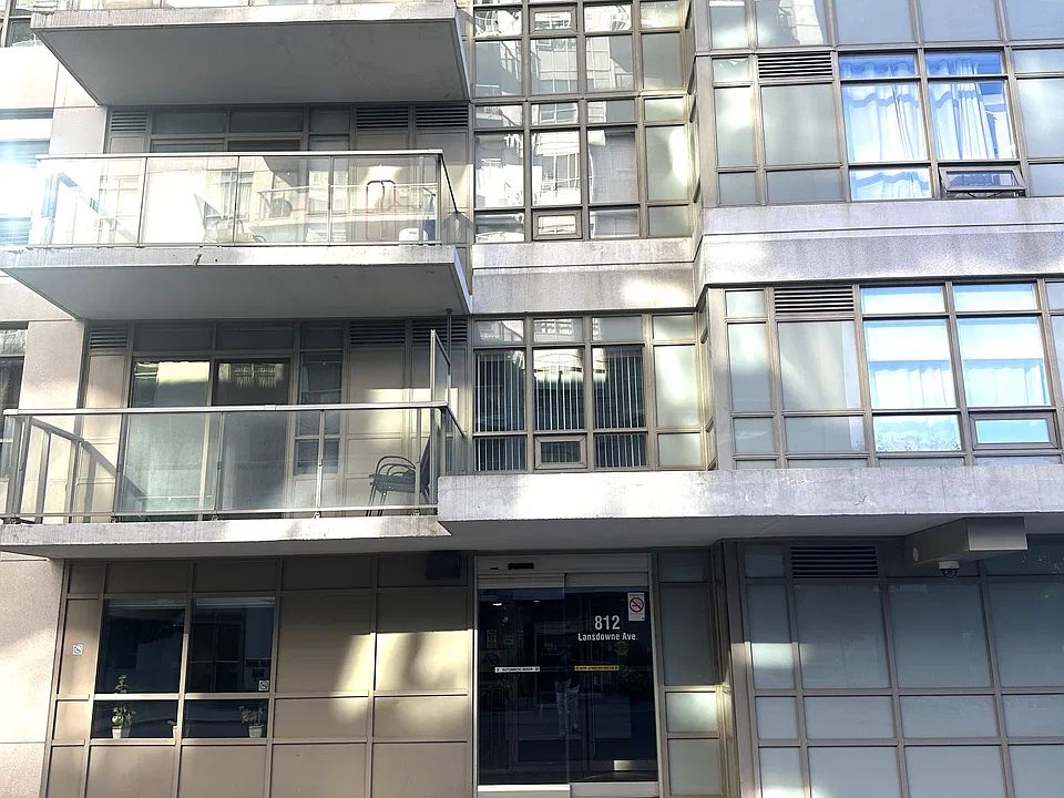 812 Lansdowne Ave #605