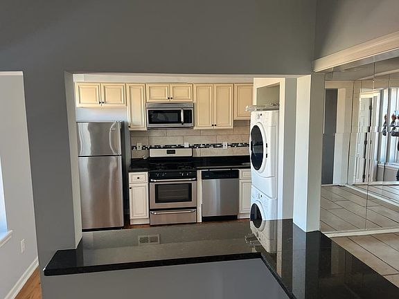 2nd image of 1135 E Susquehanna Ave #3