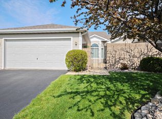 9976 Hunters Run, Saint John, IN 46373