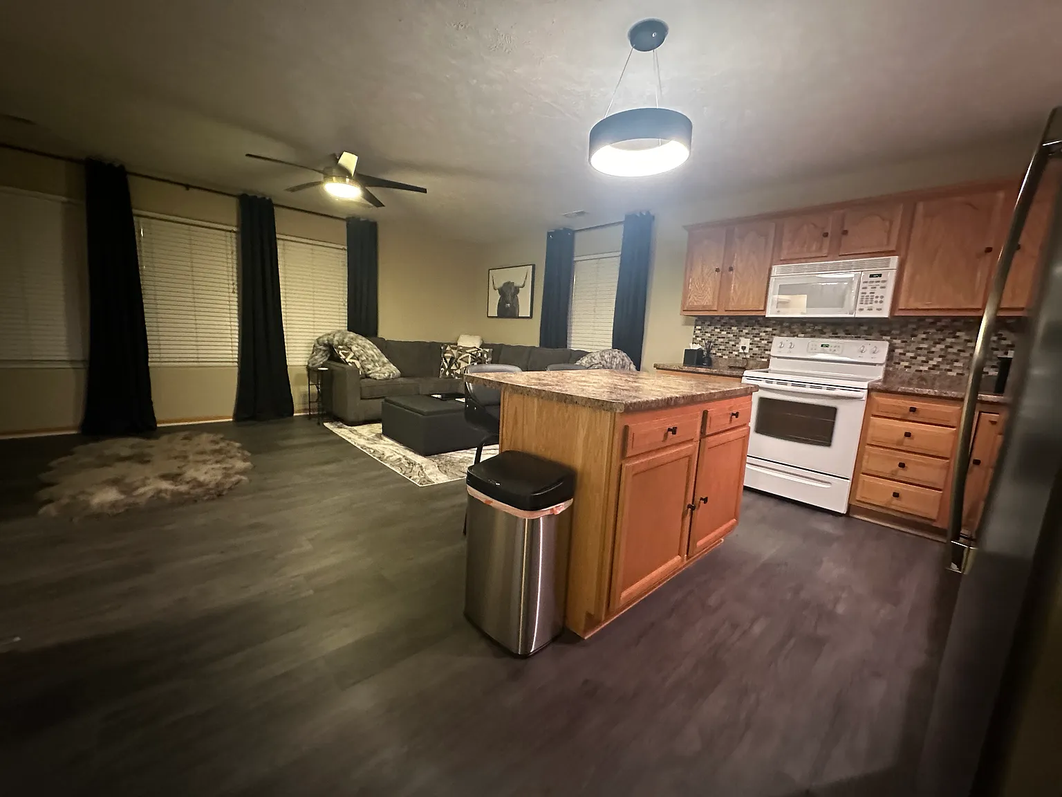 2 bed, 1056 sqft, $1,800 — Photo 4