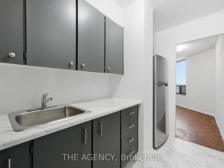 2350 Dundas St W #2511A — Photo 8