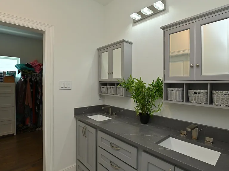 1117 W 16th St #C — Photo 78