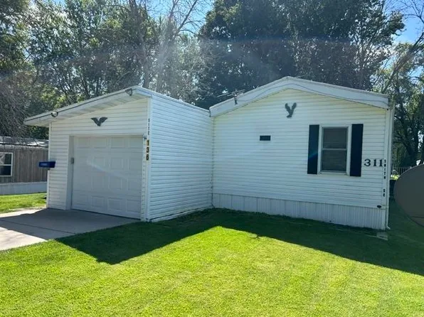 311 Smith Dr, Beaver Dam, WI 53916