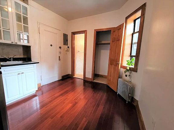 4th image of 315 E 73rd St APT 20