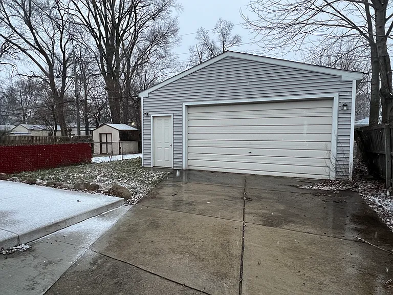 29351 Herbert St — Photo 14