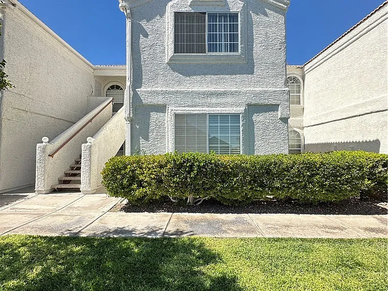 1800 Edmond St #227 — Photo 1