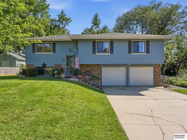 7605 Gertrude St, La Vista, NE 68128