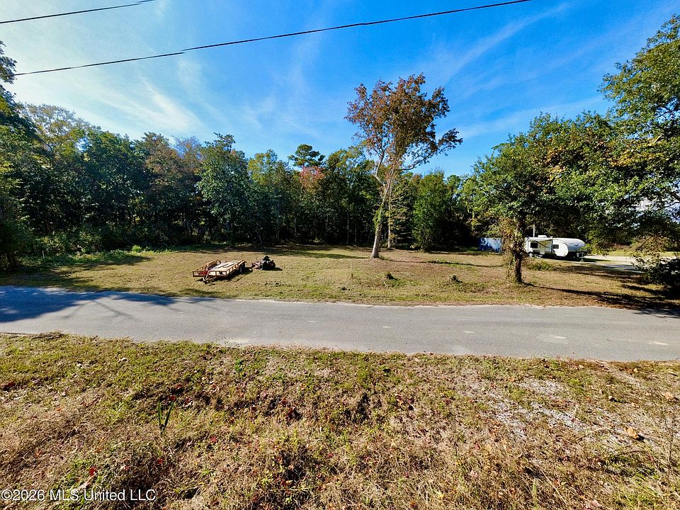 2nd image of Loraine St