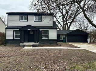 1686 Beech Lane Dr, Troy, MI 48083