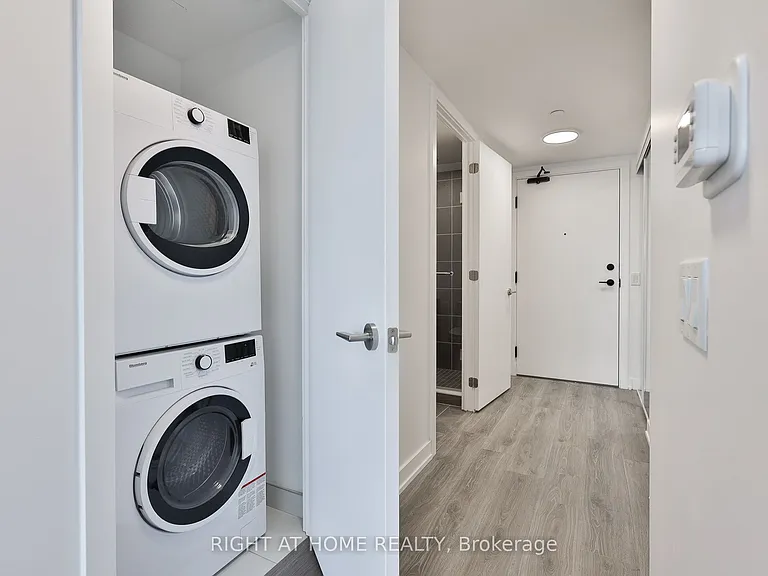 100 Queen St E #2805 — Photo 20