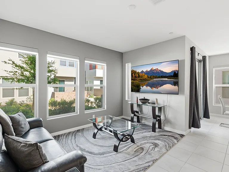 9858 Laurel Tree St — Photo 3