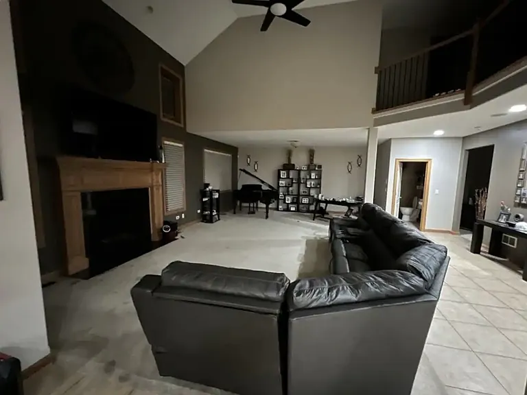 230 Sawgrass Dr — Photo 4