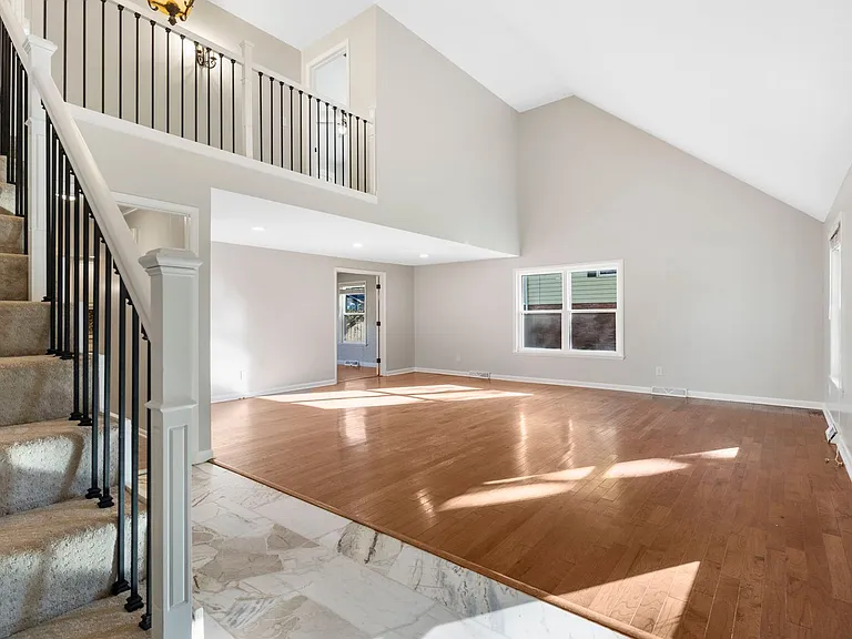2329 E Bancroft St — Photo 3