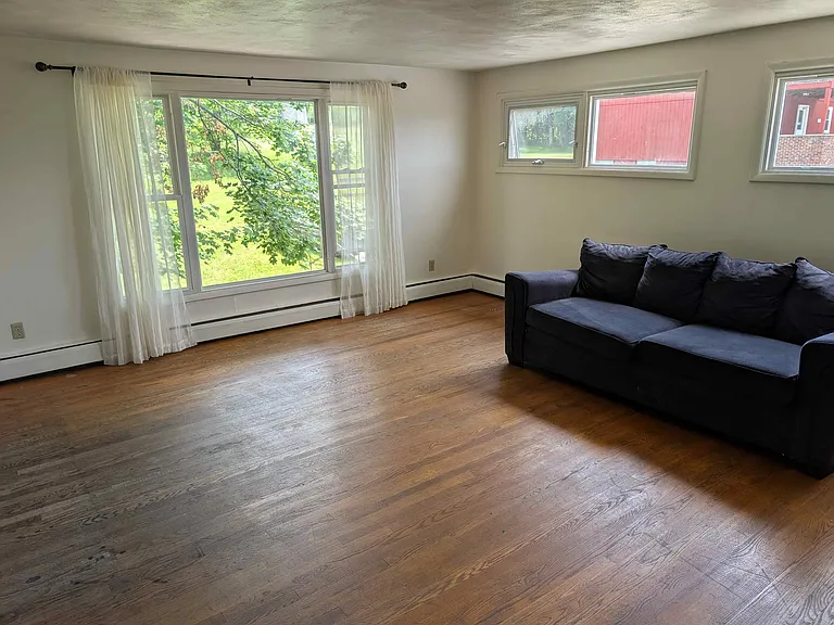 124 Coddington Rd — Photo 5