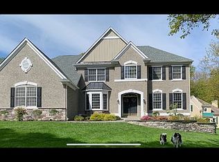 101 Interlachen Ct, Avondale, PA 19311