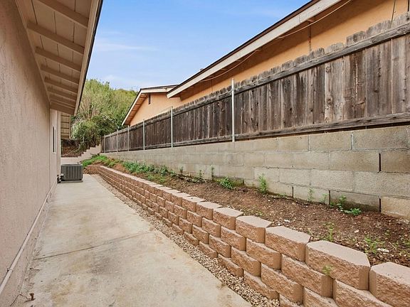 3rd image of 8644 Eileen St