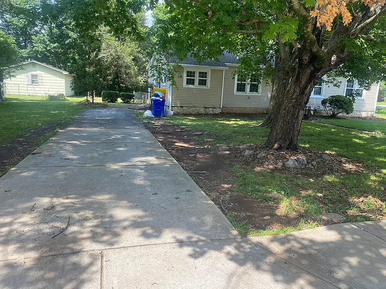 706 Logan Way — Photo 6