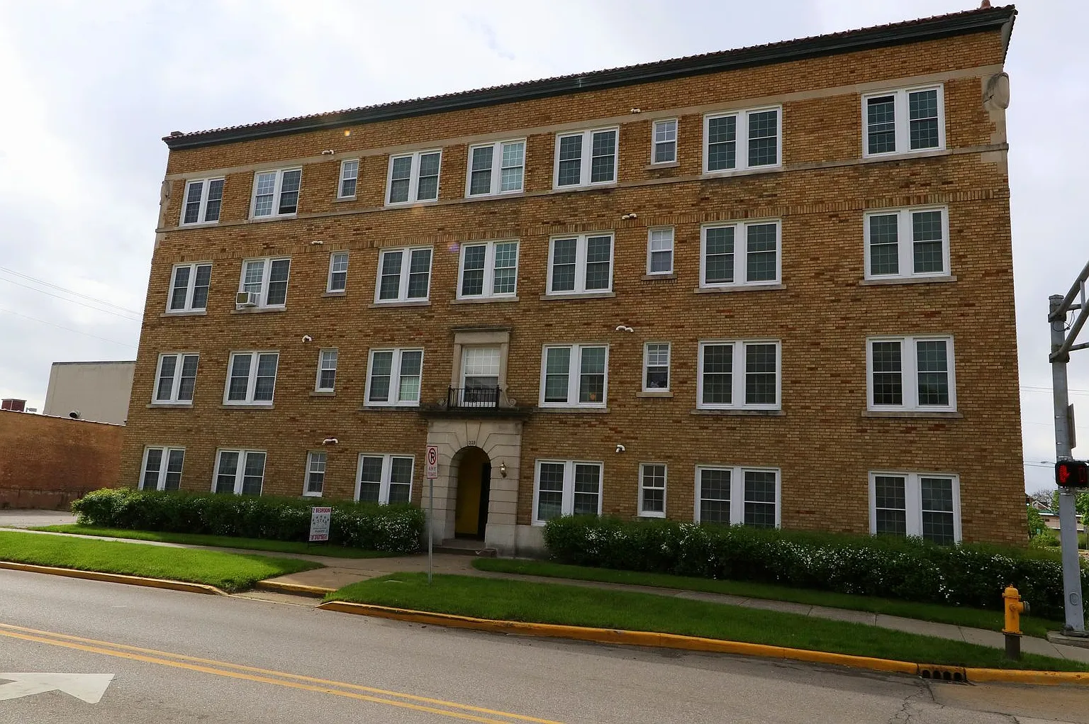 229-1D W Jackson — Photo 1