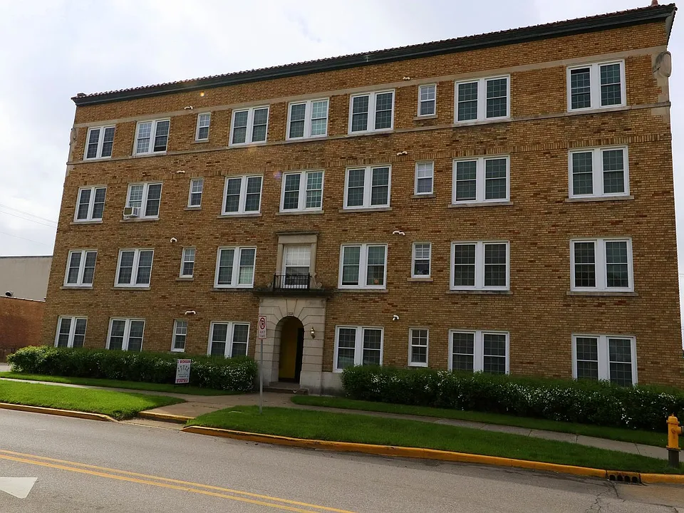 229 W Jackson Blvd #1D