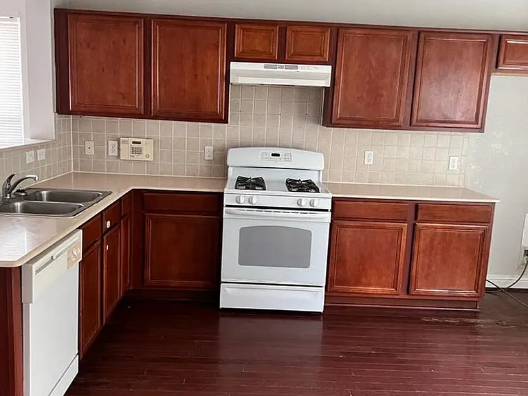 12011 Madison Oak St — Photo 3