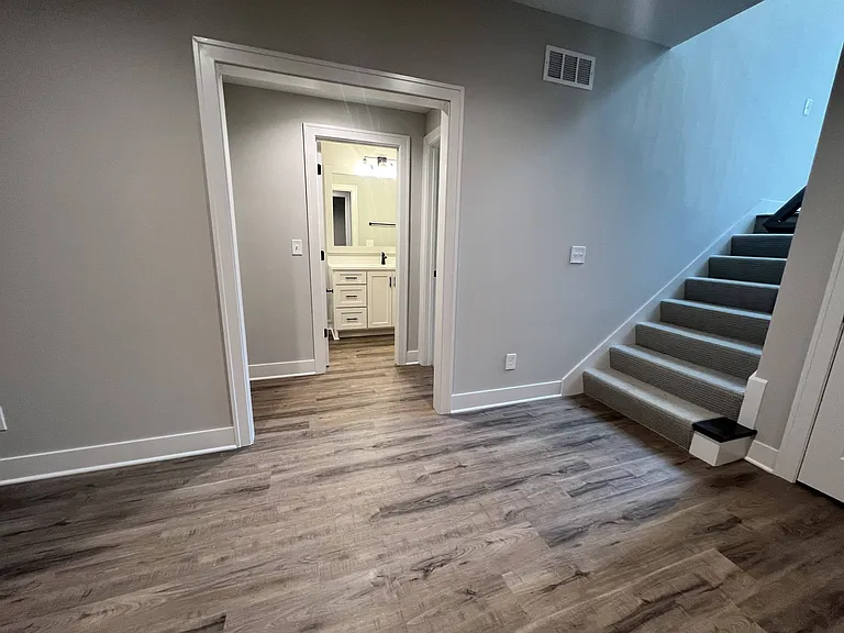 1533 SW Hedgewood Ln — Photo 32