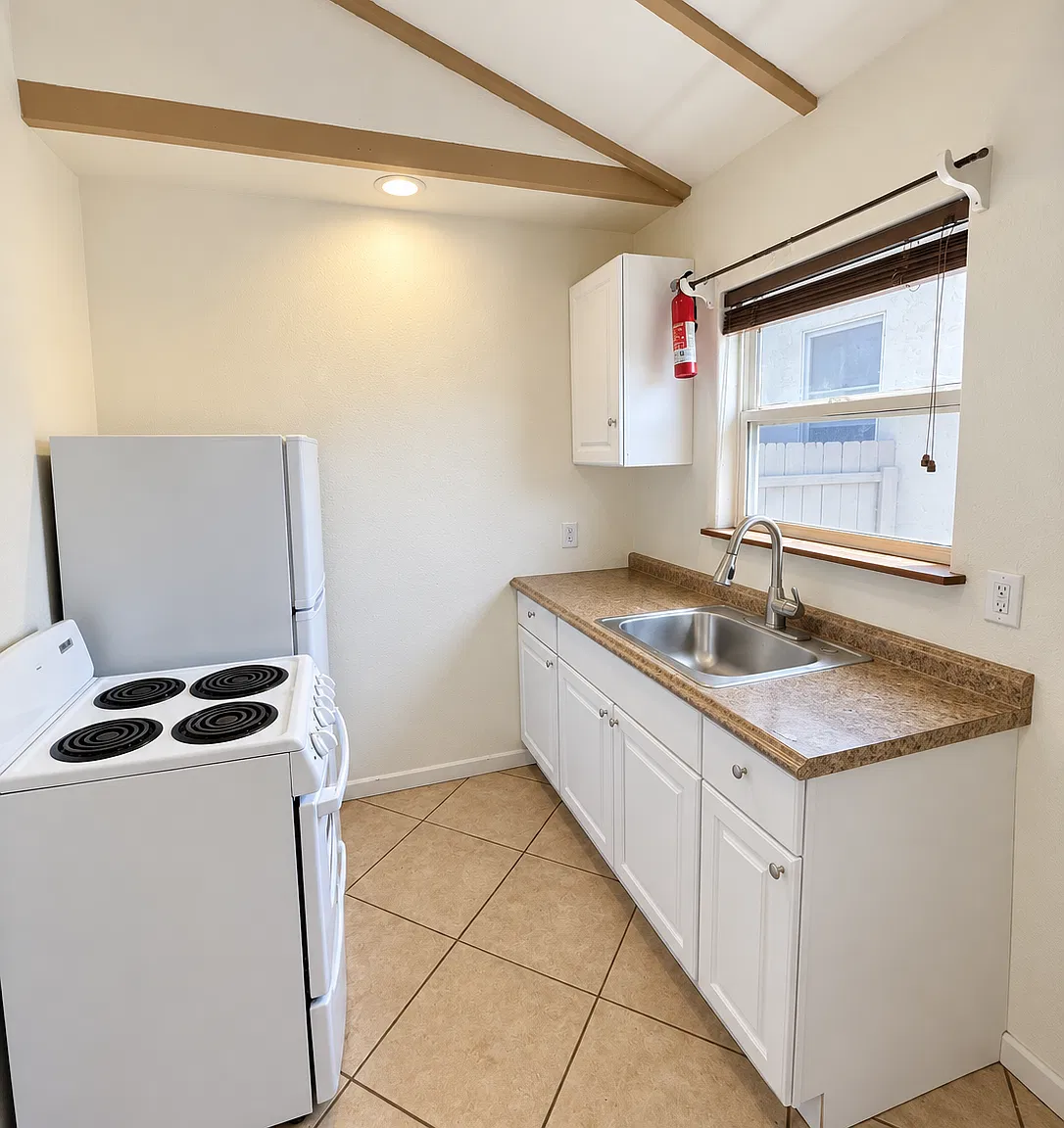 Studio, 400 sqft, $1,549 — Photo 4
