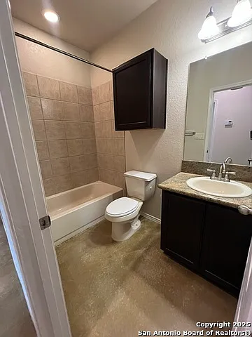327 Oelkers Dr #B — Photo 15