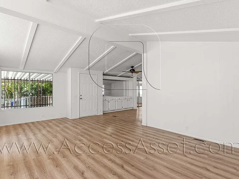 1360 Cabrillo Dr — Photo 10