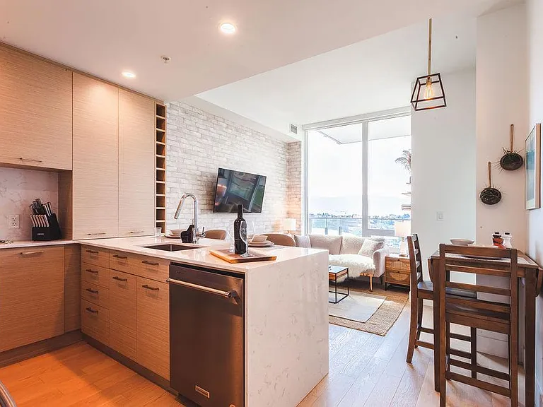 1181 Sunset Dr #1005 — Photo 32