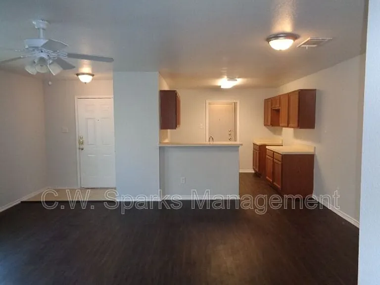 13651 Biggs St — Photo 9