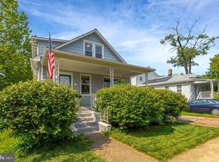 915 20th St S, Arlington, VA 22202