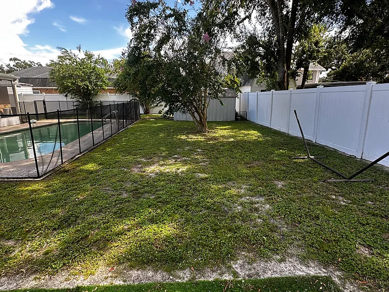 11706 Oban Ave — Photo 24