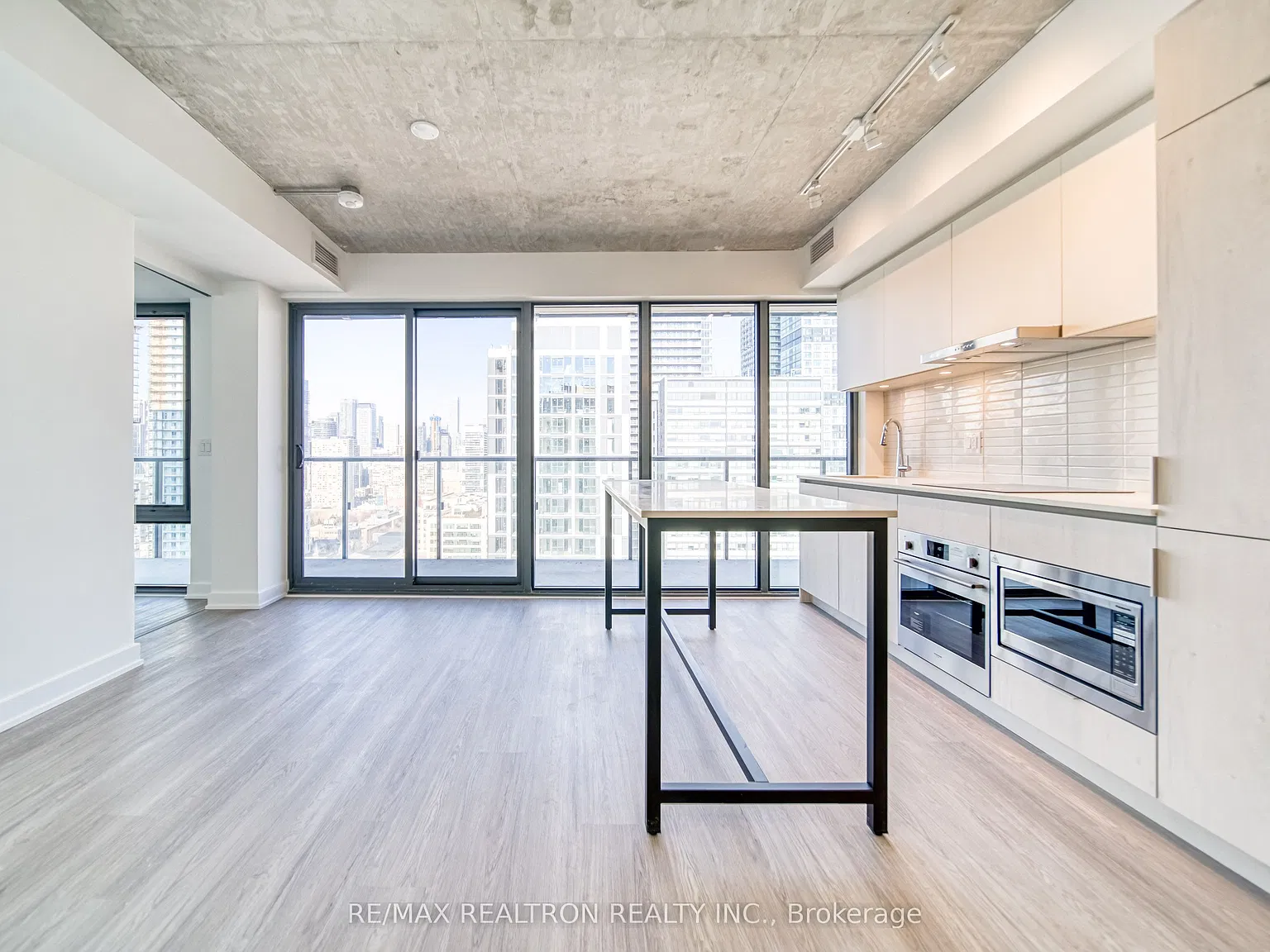 2 bed, $2,900 — Photo 4
