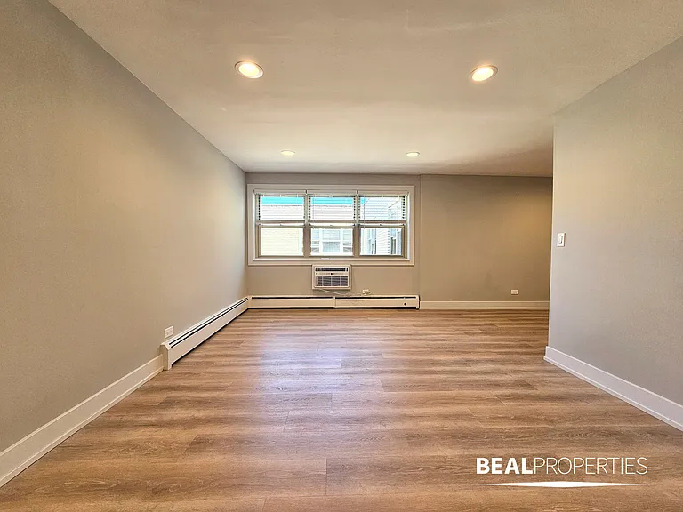 452 W Oakdale — Photo 51