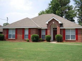 6413 Sycamore Dr, Montgomery, AL 36117